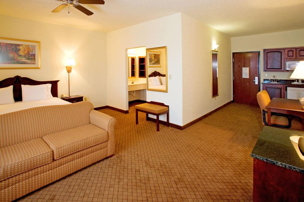 Holiday Inn Express Hotel And Suites Weslaco By Ihg Exterior photo