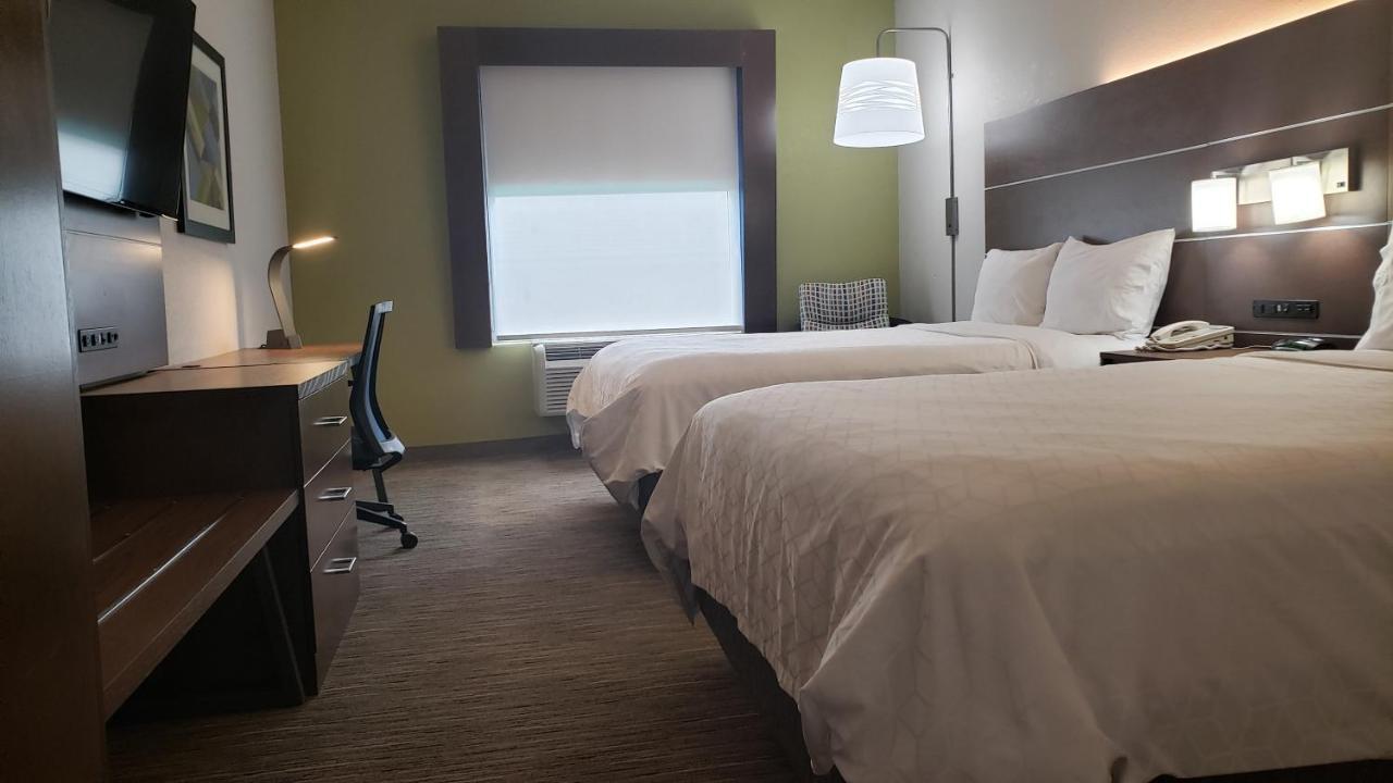 Holiday Inn Express Hotel And Suites Weslaco By Ihg Exterior photo